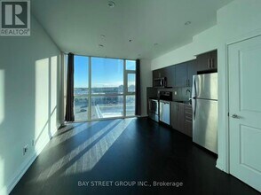 65 Speers Rd in Oakville, ON - Building Photo - Building Photo