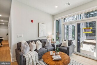 6910 Ridge Ave, Unit 305 in Philadelphia, PA - Building Photo - Building Photo