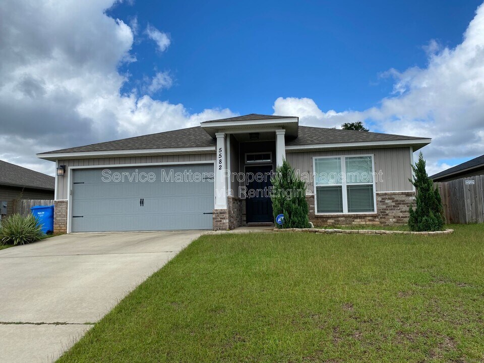 5582 Peach Dr in Pace, FL - Building Photo