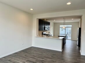 29W707 Cambridge St in Warrenville, IL - Building Photo - Building Photo