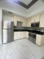 2702 Larkspur Ave, Unit Unit 6 in Edinburg, TX - Building Photo