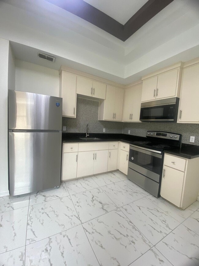 2702 Larkspur Ave, Unit Unit 6