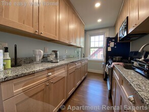 1699 Cambridge St, Unit #12A in Cambridge, MA - Building Photo - Building Photo