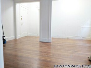 1167 Boylston St, Unit 9 in Boston, MA - Building Photo - Building Photo