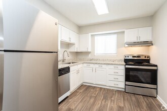 Rosen at North Hills in Raleigh, NC - Building Photo - Building Photo