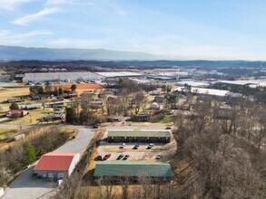 1001 Kiser Blvd in Greeneville, TN - Foto de edificio - Building Photo