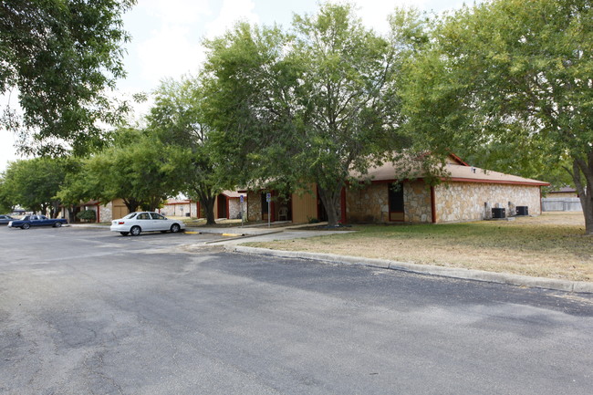 Garden Apartment Homes in Hondo, TX - Building Photo - Building Photo