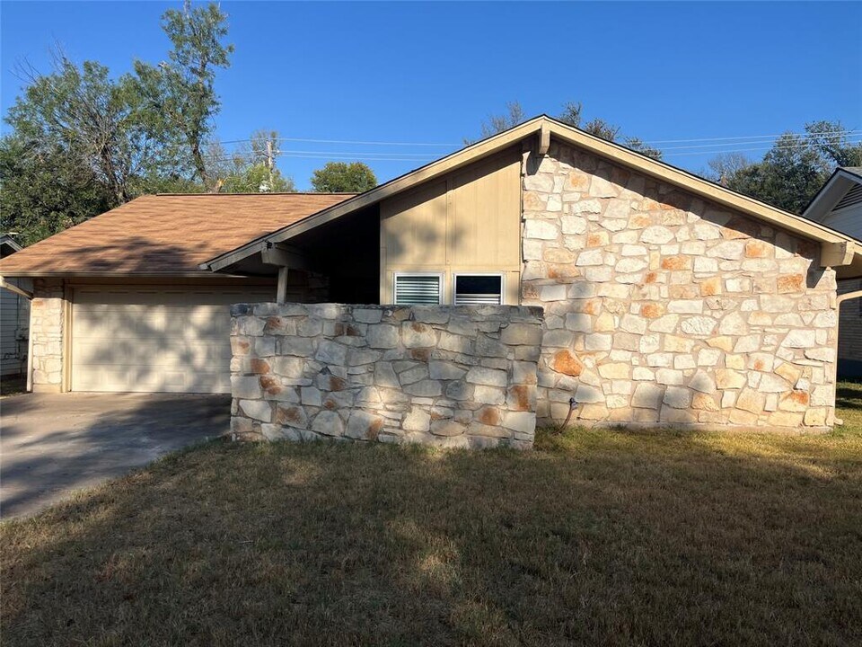 12119 Robin Ridge Ln in Austin, TX - Building Photo