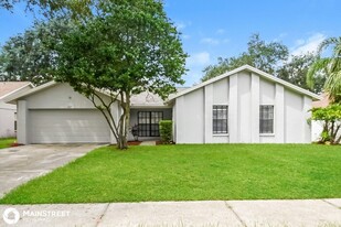 1707 Tallowtree Cir in Valrico, FL - Foto de edificio - Building Photo