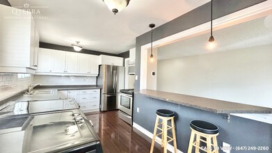 70 Vancouver Crt in Oshawa, ON - Building Photo - Building Photo