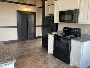 301 N Austin St, Unit 3A in Seguin, TX - Building Photo - Building Photo