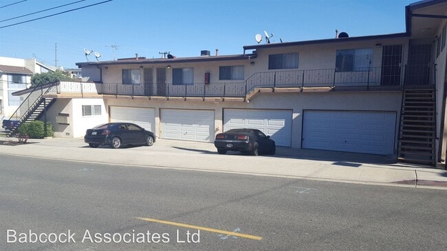 2000 Carnegie Ln in Redondo Beach, CA - Building Photo - Building Photo