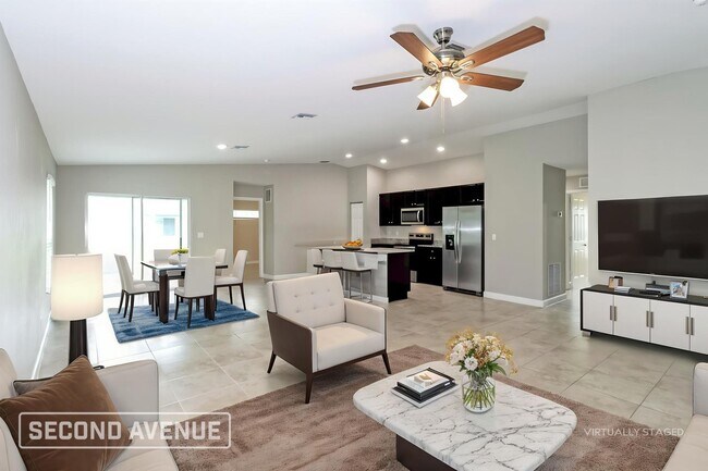 370 Mott St SW in Palm Bay, FL - Building Photo - Building Photo