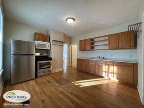 2208 NE 2nd St in Minneapolis, MN - Building Photo - Building Photo