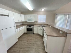 925 Village Ln in Fort Walton Beach, FL - Building Photo - Building Photo