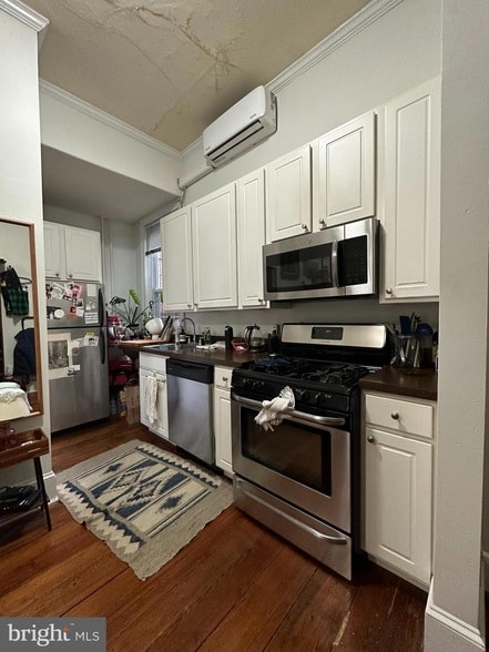 property at 1324 Pine St