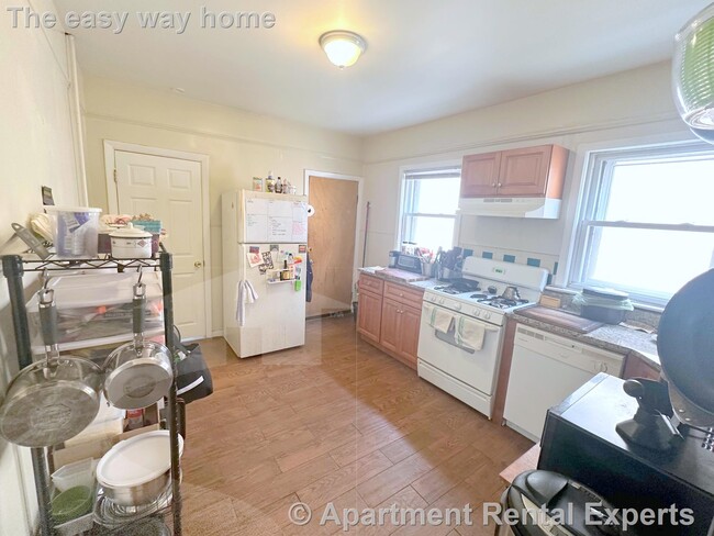 26 Cutter Ave in Somerville, MA - Building Photo - Building Photo