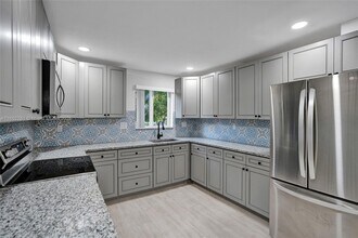 3800 SW 58th Terrace in West Park, FL - Building Photo - Building Photo
