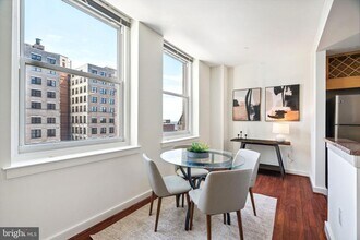 111 S 15th St in Philadelphia, PA - Building Photo - Building Photo