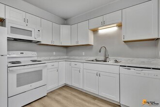 1030 W 26th Ave, Unit 1 in Anchorage, AK - Building Photo - Building Photo