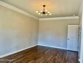 109 Marais Ave in Youngsville, LA - Building Photo - Building Photo