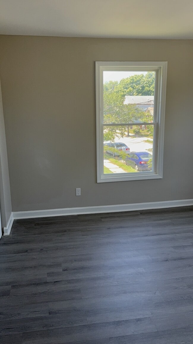 1332 29th St in Newport News, VA - Foto de edificio - Building Photo