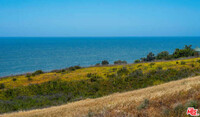 6169 La Gloria Dr in Malibu, CA - Building Photo - Building Photo