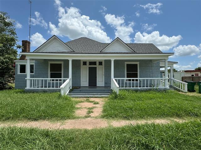 108 S Henrietta St in Henrietta, TX - Building Photo