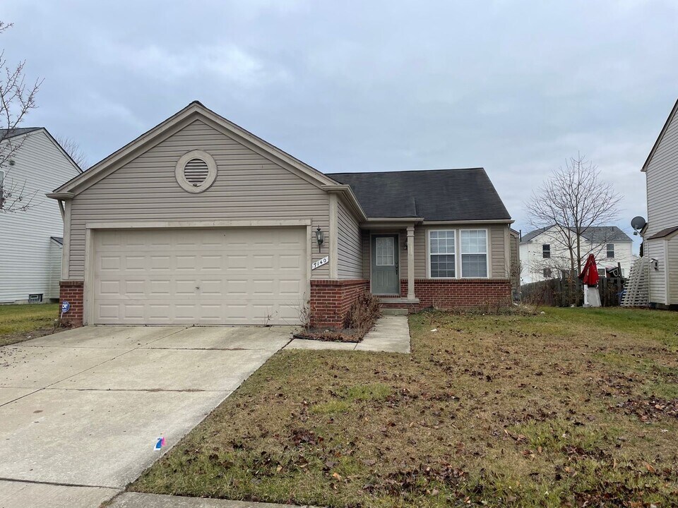 7140 Richmond Dr in Ypsilanti, MI - Foto de edificio