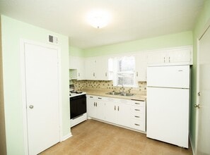 121 Bolton Dr in Jefferson City, MO - Building Photo - Building Photo