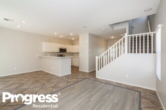 6248 Standing Elm St in North Las Vegas, NV - Foto de edificio - Building Photo