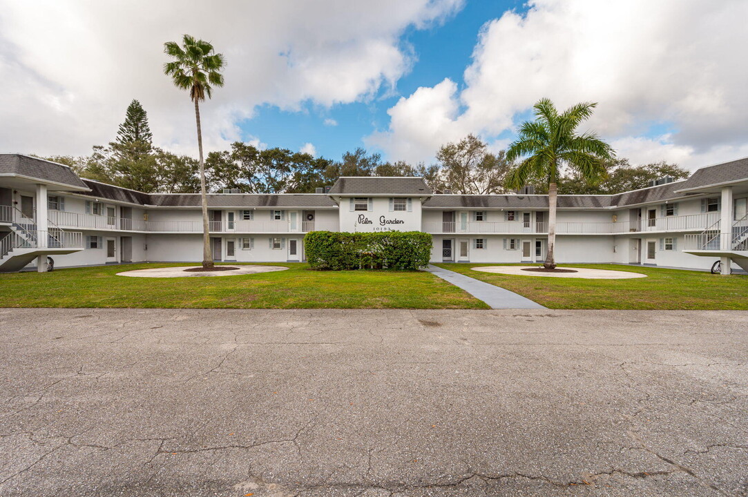 10193 N Military Trl in Palm Beach Gardens, FL - Building Photo