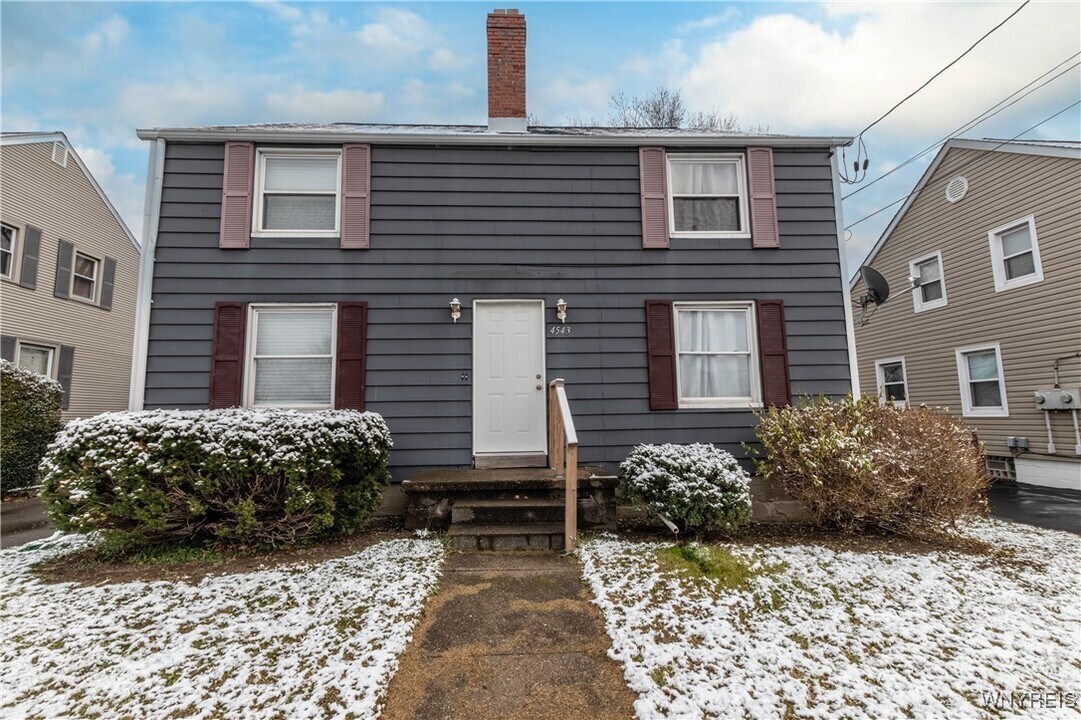 4543 Union Rd in Buffalo, NY - Building Photo