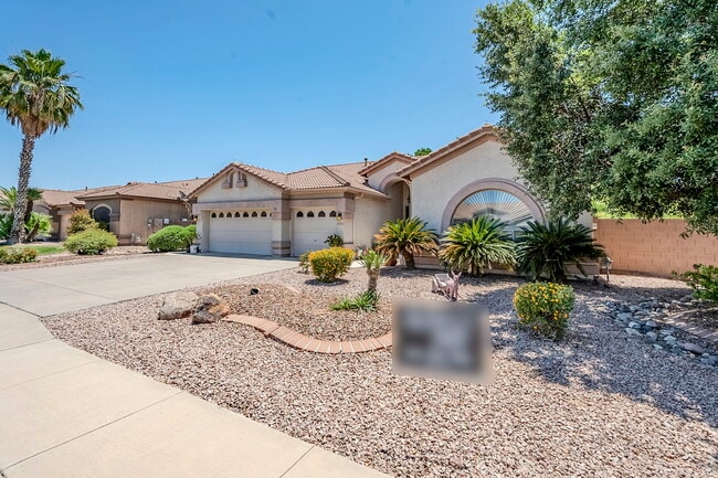 3323 E Irwin Ave in Mesa, AZ - Building Photo - Building Photo