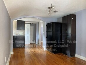 406 W 77th St in Kansas City, MO - Building Photo - Building Photo