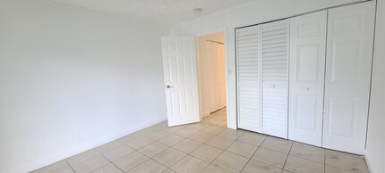 4251 NW 5th St, Unit 109 in Plantation, FL - Building Photo - Building Photo