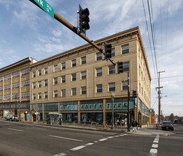The Wilshire in Portland, OR - Building Photo - Building Photo