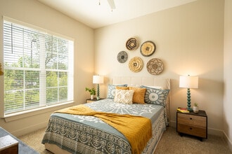 Triton Glen in Glen Allen, VA - Building Photo - Interior Photo