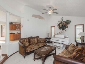 809 S Outlook Dr in Sioux Falls, SD - Building Photo - Building Photo