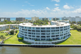 The Regency of Palm Beach in Palm Beach, FL - Building Photo - Building Photo