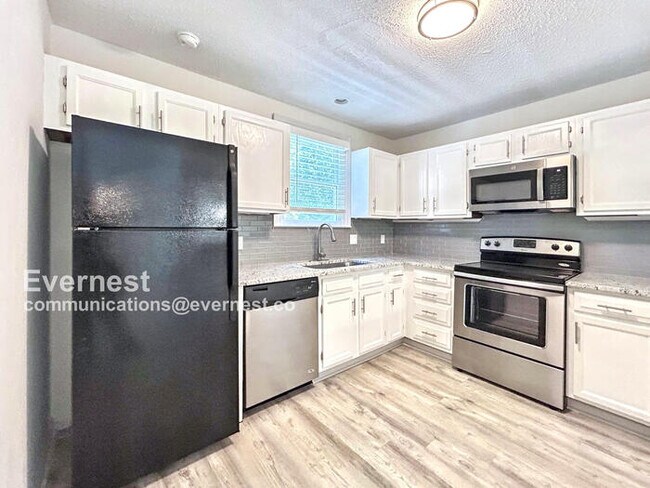 804 Abingdon Way NE in Atlanta, GA - Building Photo - Building Photo