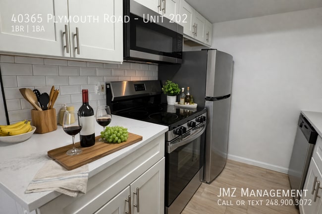 40365 Plymouth Rd in Plymouth, MI - Building Photo - Building Photo