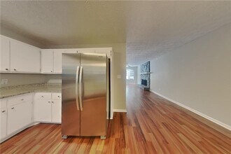 121 Chantilly Ln in Lawrenceville, GA - Building Photo - Building Photo