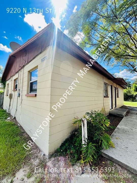 9220 N 13th St in Tampa, FL - Building Photo