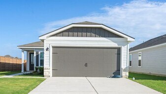 104 Paria Ct in Jarrell, TX - Building Photo