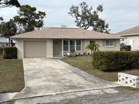 510 Pine Rd in Nokomis, FL - Building Photo