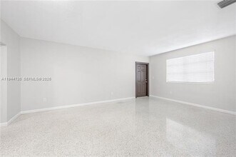 3855 SW 87th Pl in Miami, FL - Building Photo - Building Photo