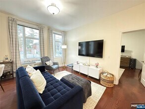 615 Palisade Ave in Cliffside Park, NJ - Building Photo - Building Photo