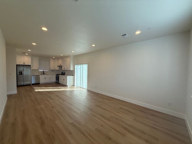 124 Latte Way in Sacramento, CA - Building Photo - Building Photo