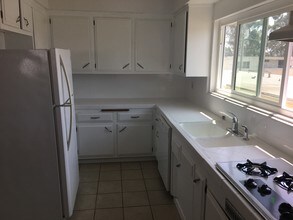 933 6th St, Unit 8 in Santa Monica, CA - Building Photo - Building Photo